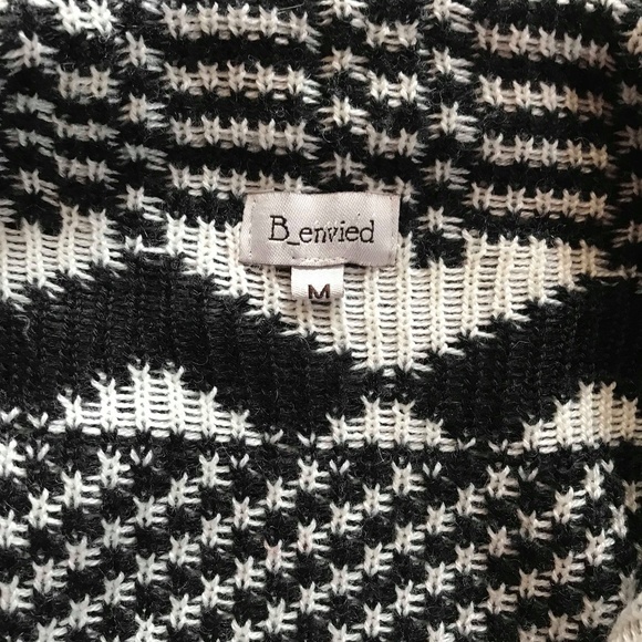 Azetc Sweater - Picture 5 of 5